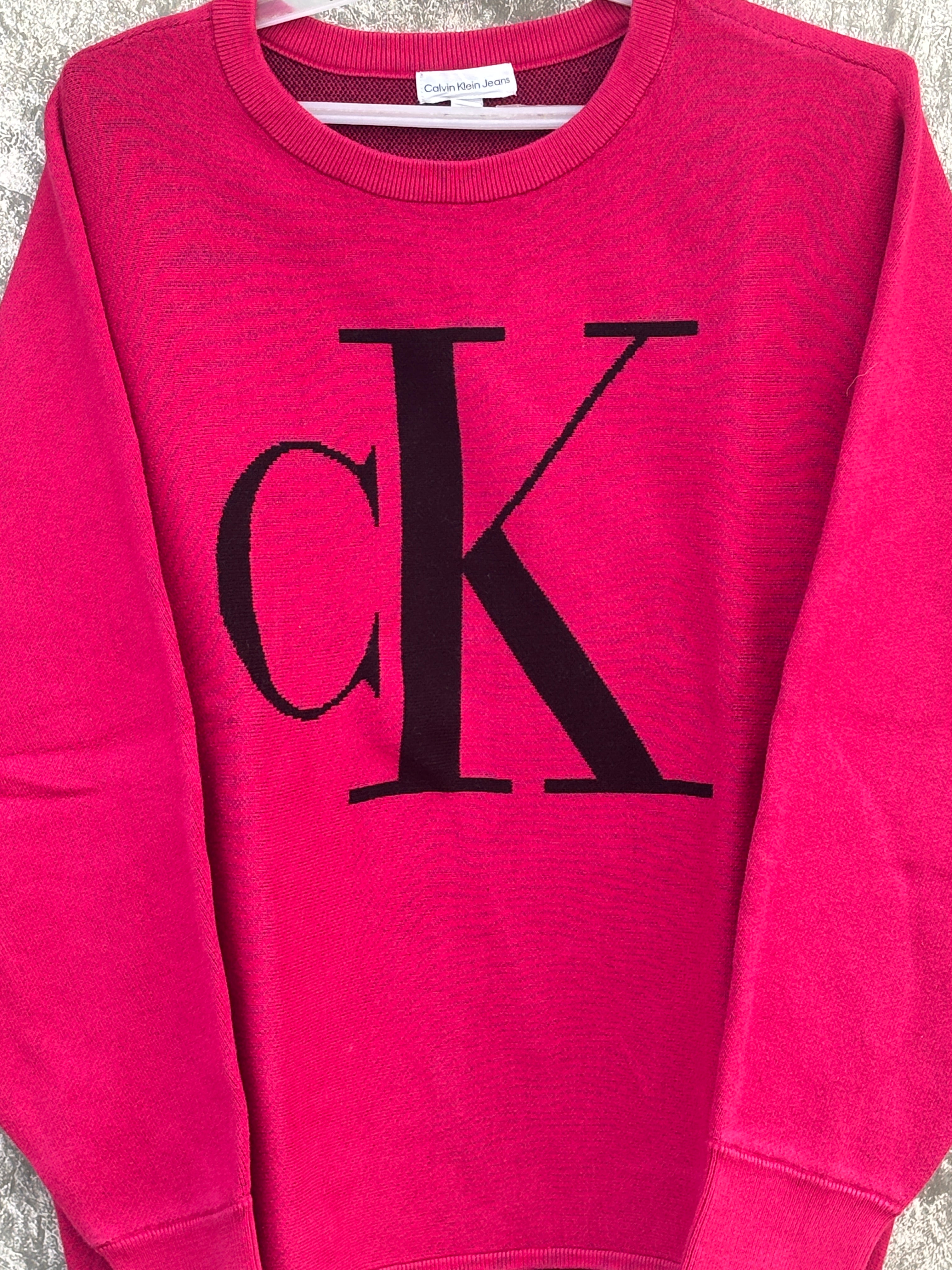 CALVIN KLEIN cute pink crewneck